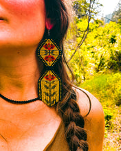 Load image into Gallery viewer, Flora Fringe Variation