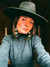 Load image into Gallery viewer, Black + Cream