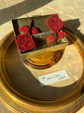 Load image into Gallery viewer, Floral Sculptures
