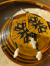 Load image into Gallery viewer, Floral Diamonds x Pearl Crosses
