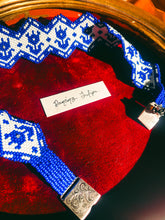 Load image into Gallery viewer, Dancing Tulip Choker
